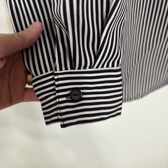 Notations Women’s Black/White Striped Button Down Shirt Size M - Picture 3 of 6